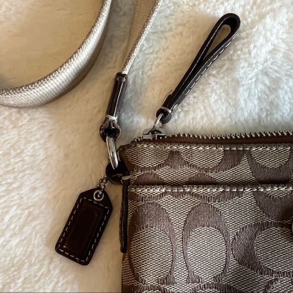 Coach Bag! - Picture 3 of 15